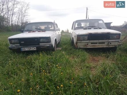 Белый ВАЗ 2105, объемом двигателя 1.2 л и пробегом 100 тыс. км за 700 $, фото 1 на Automoto.ua