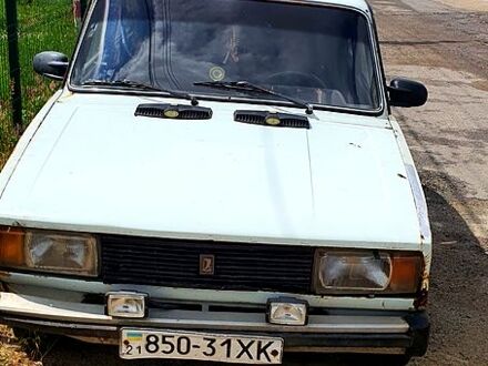 Білий ВАЗ 2105, об'ємом двигуна 1.5 л та пробігом 500 тис. км за 300 $, фото 1 на Automoto.ua