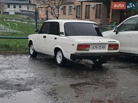 Белый ВАЗ 2105, объемом двигателя 1.5 л и пробегом 50 тыс. км за 415 $, фото 1 на Automoto.ua