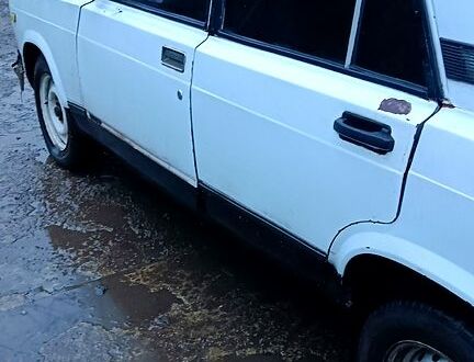 Белый ВАЗ 2105, объемом двигателя 1.2 л и пробегом 0 тыс. км за 350 $, фото 1 на Automoto.ua