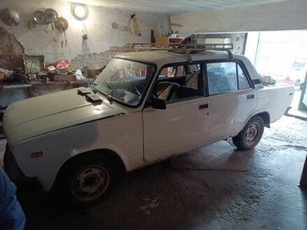Белый ВАЗ 2105, объемом двигателя 1 л и пробегом 126 тыс. км за 800 $, фото 1 на Automoto.ua