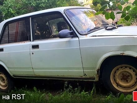 ВАЗ 2105 1994 в Харькове на Automoto.ua Белый ВАЗ 2105, объемом двигателя 1.5 л и пробегом 0 тыс. км за 350 $, фото 1 на Automoto.ua