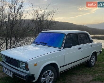 Белый ВАЗ 2105, объемом двигателя 1.5 л и пробегом 26 тыс. км за 1540 $, фото 1 на Automoto.ua