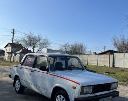 Белый ВАЗ 2105, объемом двигателя 1.5 л и пробегом 150 тыс. км за 450 $, фото 1 на Automoto.ua