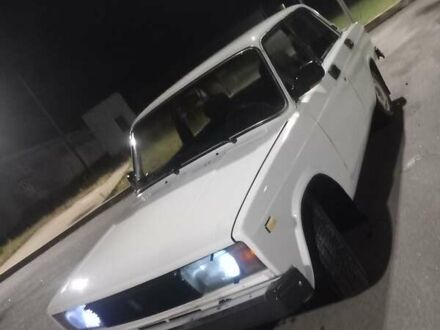 Белый ВАЗ 2105, объемом двигателя 1.5 л и пробегом 190 тыс. км за 900 $, фото 1 на Automoto.ua