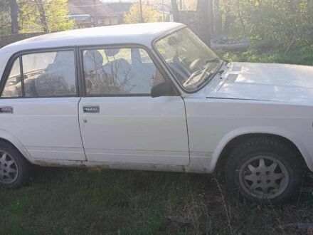 Білий ВАЗ 2105, об'ємом двигуна 1.5 л та пробігом 200 тис. км за 475 $, фото 1 на Automoto.ua
