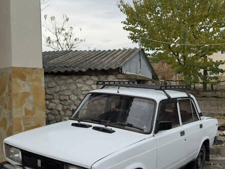 Білий ВАЗ 2105, об'ємом двигуна 1.5 л та пробігом 56 тис. км за 1000 $, фото 1 на Automoto.ua