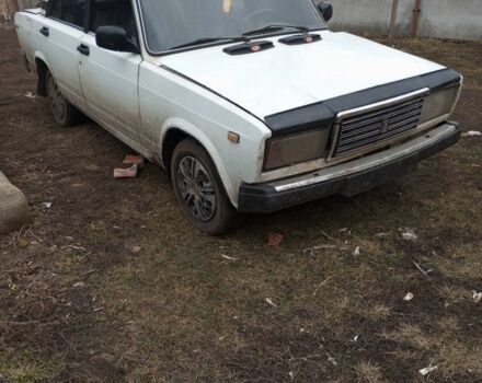 Белый ВАЗ 2105, объемом двигателя 1 л и пробегом 1 тыс. км за 610 $, фото 1 на Automoto.ua