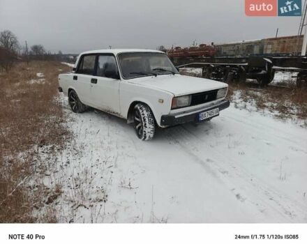 Белый ВАЗ 2105, объемом двигателя 1.45 л и пробегом 200 тыс. км за 850 $, фото 1 на Automoto.ua