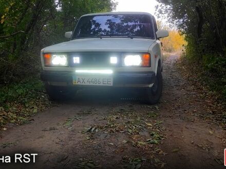 Білий ВАЗ 2105, об'ємом двигуна 1.7 л та пробігом 93 тис. км за 1000 $, фото 1 на Automoto.ua