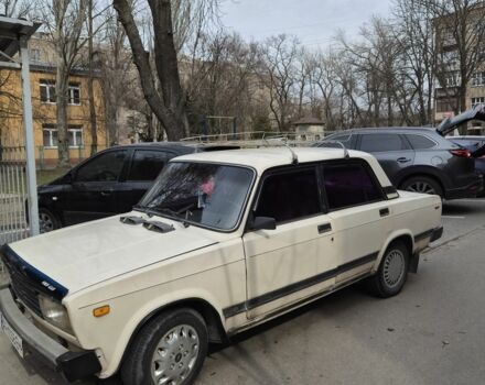 Белый ВАЗ 2105, объемом двигателя 1.5 л и пробегом 120 тыс. км за 805 $, фото 1 на Automoto.ua