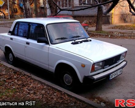 Белый ВАЗ 2105, объемом двигателя 1.5 л и пробегом 100 тыс. км за 800 $, фото 1 на Automoto.ua
