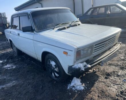 Белый ВАЗ 2105, объемом двигателя 1.1 л и пробегом 300 тыс. км за 325 $, фото 1 на Automoto.ua