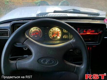 Белый ВАЗ 2105, объемом двигателя 1.5 л и пробегом 0 тыс. км за 350 $, фото 1 на Automoto.ua