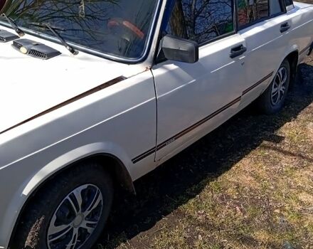 Белый ВАЗ 2105, объемом двигателя 1.5 л и пробегом 35 тыс. км за 500 $, фото 1 на Automoto.ua