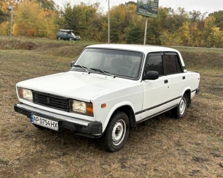 Белый ВАЗ 2105, объемом двигателя 1.5 л и пробегом 200 тыс. км за 1207 $, фото 1 на Automoto.ua