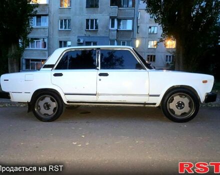 Белый ВАЗ 2105, объемом двигателя 1.5 л и пробегом 120 тыс. км за 700 $, фото 1 на Automoto.ua