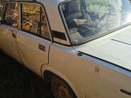 ВАЗ 2105 1998 в Рахове на Automoto.ua Белый ВАЗ 2105, объемом двигателя 1 л и пробегом 100 тыс. км за 11000 $, фото 1 на Automoto.ua