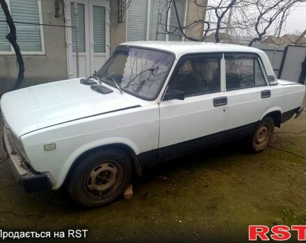 Белый ВАЗ 2105, объемом двигателя 1.5 л и пробегом 111 тыс. км за 450 $, фото 1 на Automoto.ua