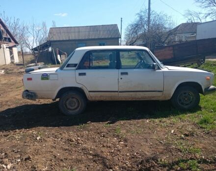 Белый ВАЗ 2105, объемом двигателя 1.5 л и пробегом 100 тыс. км за 253 $, фото 1 на Automoto.ua