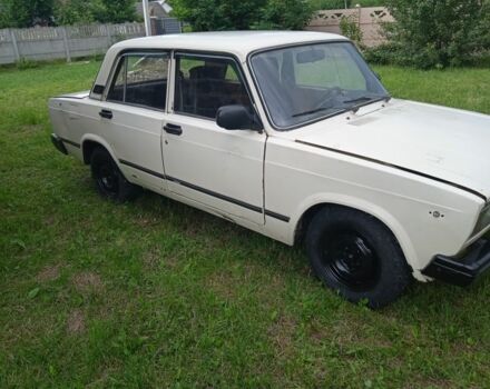 Белый ВАЗ 2105, объемом двигателя 1.6 л и пробегом 200 тыс. км за 462 $, фото 1 на Automoto.ua