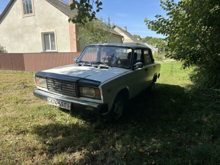 Белый ВАЗ 2105, объемом двигателя 1.5 л и пробегом 90 тыс. км за 550 $, фото 1 на Automoto.ua