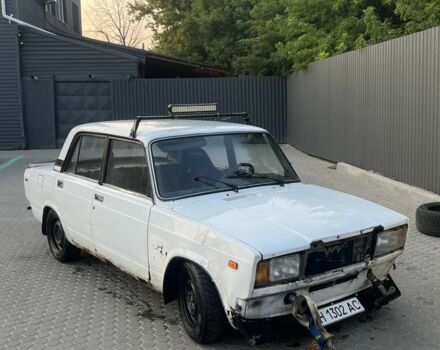 Белый ВАЗ 2105, объемом двигателя 1.5 л и пробегом 80 тыс. км за 700 $, фото 1 на Automoto.ua