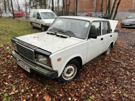 Белый ВАЗ 2105, объемом двигателя 0 л и пробегом 40 тыс. км за 600 $, фото 1 на Automoto.ua