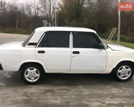 Белый ВАЗ 2105, объемом двигателя 1.5 л и пробегом 75 тыс. км за 1000 $, фото 1 на Automoto.ua