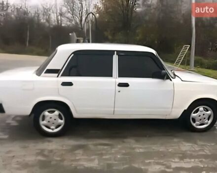 Білий ВАЗ 2105, об'ємом двигуна 1.5 л та пробігом 75 тис. км за 1000 $, фото 1 на Automoto.ua