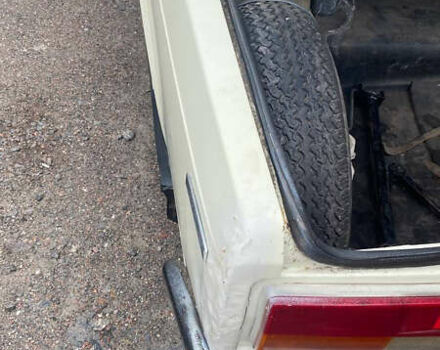 Бежевый ВАЗ 2105, объемом двигателя 1.3 л и пробегом 300 тыс. км за 600 $, фото 2 на Automoto.ua