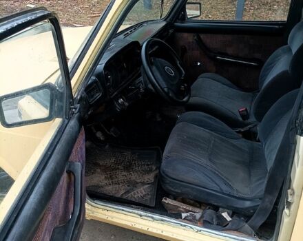 Бежевый ВАЗ 2105, объемом двигателя 15 л и пробегом 100 тыс. км за 600 $, фото 5 на Automoto.ua