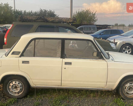 Бежевый ВАЗ 2105, объемом двигателя 1.3 л и пробегом 300 тыс. км за 600 $, фото 8 на Automoto.ua