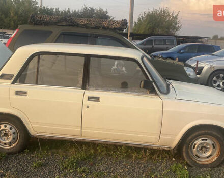 Бежевый ВАЗ 2105, объемом двигателя 1.3 л и пробегом 300 тыс. км за 600 $, фото 5 на Automoto.ua