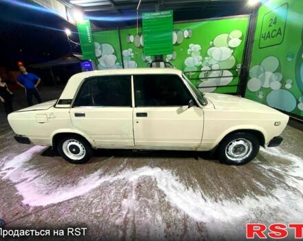 Бежевый ВАЗ 2105, объемом двигателя 1.5 л и пробегом 88 тыс. км за 350 $, фото 2 на Automoto.ua
