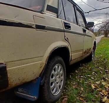Бежевый ВАЗ 2105, объемом двигателя 0 л и пробегом 1000 тыс. км за 358 $, фото 2 на Automoto.ua