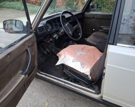 Бежевый ВАЗ 2105, объемом двигателя 1.5 л и пробегом 210 тыс. км за 595 $, фото 2 на Automoto.ua