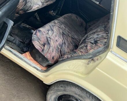 Бежевый ВАЗ 2105, объемом двигателя 0 л и пробегом 210 тыс. км за 500 $, фото 4 на Automoto.ua