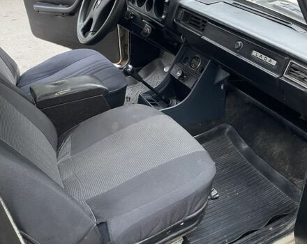 ВАЗ 2105 1991 у Полтаві на Automoto.ua Бежевий ВАЗ 2105, об'ємом двигуна 1.5 л та пробігом 60 тис. км за 723 $, фото 7 на Automoto.ua
