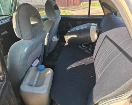 Бежевый ВАЗ 2105, объемом двигателя 1.5 л и пробегом 200 тыс. км за 500 $, фото 2 на Automoto.ua