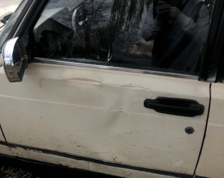 Бежевый ВАЗ 2105, объемом двигателя 1.5 л и пробегом 3 тыс. км за 476 $, фото 2 на Automoto.ua