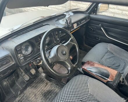 Бежевый ВАЗ 2105, объемом двигателя 1.5 л и пробегом 300 тыс. км за 355 $, фото 4 на Automoto.ua