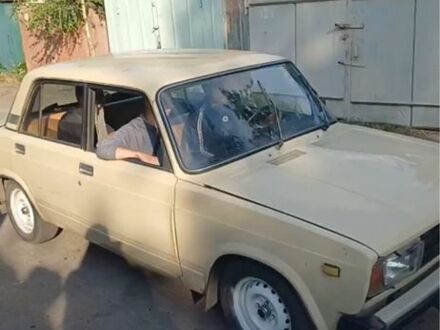 ВАЗ 2105 1981 в Котельве на Automoto.ua Бежевый ВАЗ 2105, объемом двигателя 0 л и пробегом 35 тыс. км за 219 $, фото 1 на Automoto.ua
