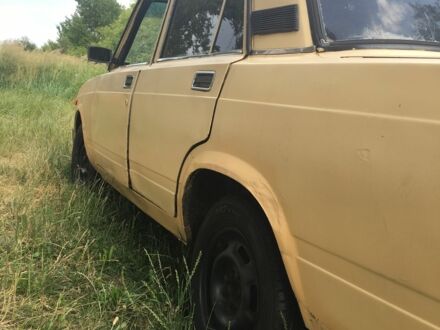 ВАЗ 2105 1986 в Калуше на Automoto.ua Бежевый ВАЗ 2105, объемом двигателя 0.15 л и пробегом 1 тыс. км за 388 $, фото 1 на Automoto.ua