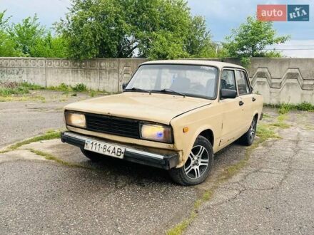 ВАЗ 2105 1987 в Новомосковске на Automoto.ua Бежевый ВАЗ 2105, объемом двигателя 0 л и пробегом 354 тыс. км за 560 $, фото 1 на Automoto.ua