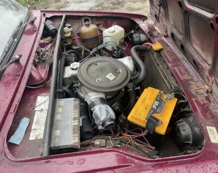 Фиолетовый ВАЗ 2105, объемом двигателя 1.5 л и пробегом 1000 тыс. км за 428 $, фото 5 на Automoto.ua