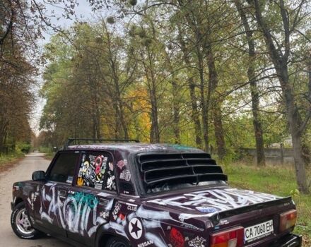 Фиолетовый ВАЗ 2105, объемом двигателя 1.5 л и пробегом 777 тыс. км за 1000 $, фото 6 на Automoto.ua