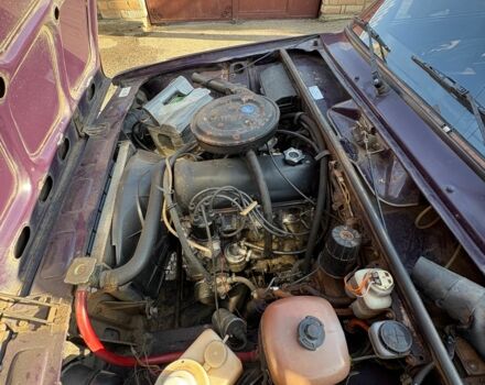 Фиолетовый ВАЗ 2105, объемом двигателя 1.5 л и пробегом 1 тыс. км за 1000 $, фото 12 на Automoto.ua