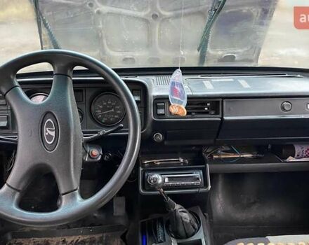 Фіолетовий ВАЗ 2105, об'ємом двигуна 1.45 л та пробігом 190 тис. км за 850 $, фото 5 на Automoto.ua