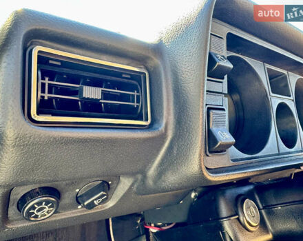 Коричневый ВАЗ 2105, объемом двигателя 1.3 л и пробегом 3 тыс. км за 15000 $, фото 40 на Automoto.ua